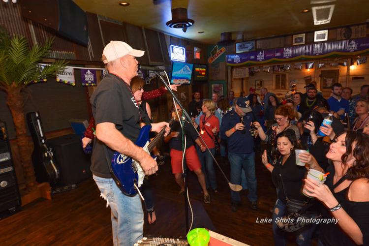 MardiGrasPubCrawl 2017 033.jpg