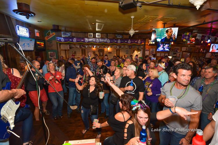 MardiGrasPubCrawl 2017 034.jpg