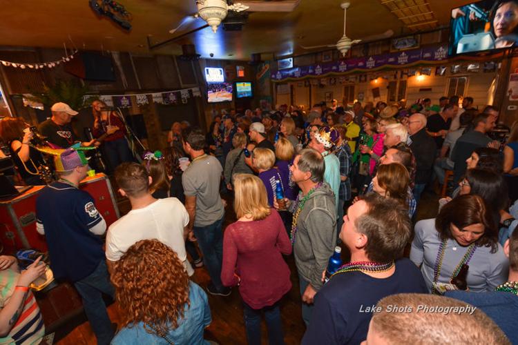 MardiGrasPubCrawl 2017 036.jpg