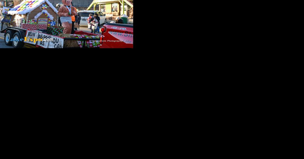 Lake Ozark Christmas Parade! This Year's "Paradise" Theme Nods To Jimmy Buffet & Lake Life - Vimarsana News