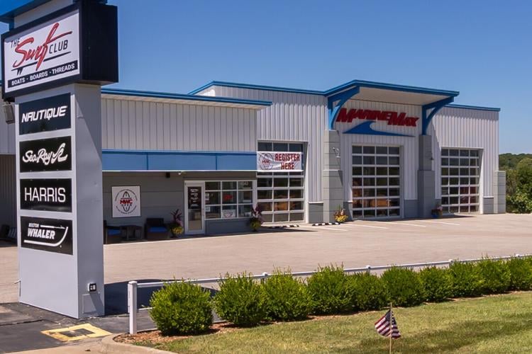 MarineMax-Outside - Sign.jpg