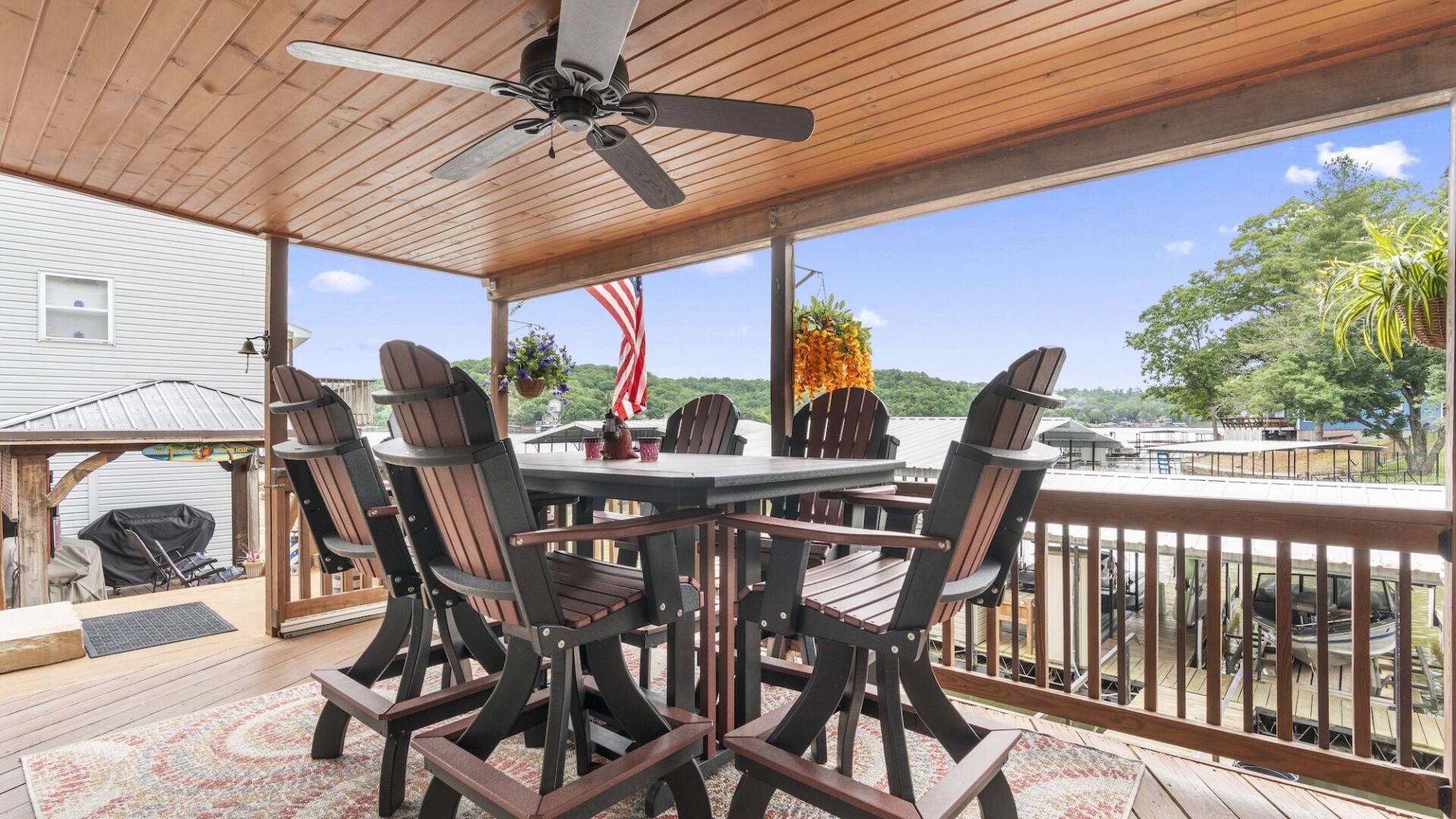 https://www.lakeexpo.com/real_estate/hot-property-lakefront-home-with-extra-lot-in-protected-cove-for-495k/article_d7b69efa-1567-4eed-a4ad-1b32e2553119.html