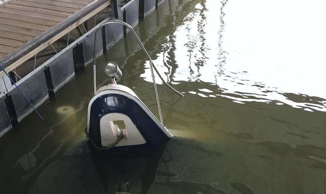 Boat Sinks At Lake Of The Ozarks PB2 Dock Boat Crashes