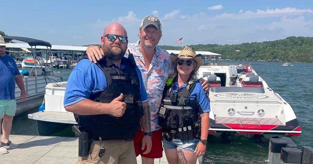 Blake Shelton Hits Lake Of The Ozarks Hotspots For A Weekend Of Fun - Vimarsana News