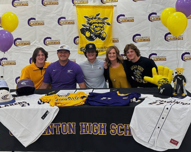 Kam Durnin CHS signing.png