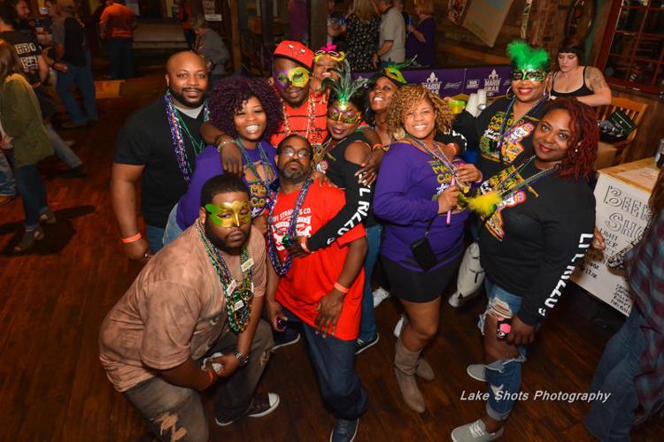 MardiGrasPubCrawl 2017 050.jpg