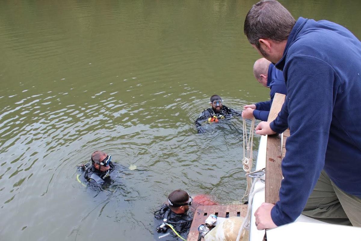 Scuba Divers Clean Up Lake Of The Ozarks 'Skinny Dip Cove' Boating