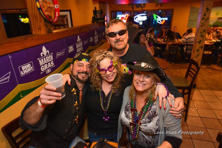 MardiGrasPubCrawl 2017 069.jpg