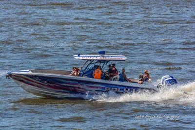 Poly Lift Center Console - Lake of the Ozarks