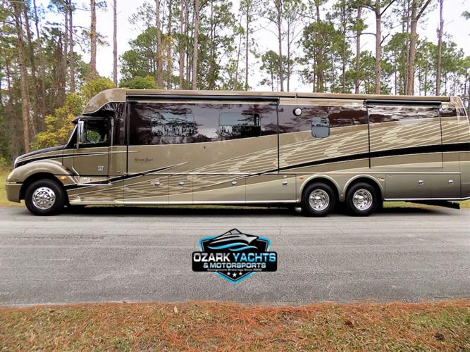 Ozark Yachts & Motorsports with logo-6 (2008 Dynamax)