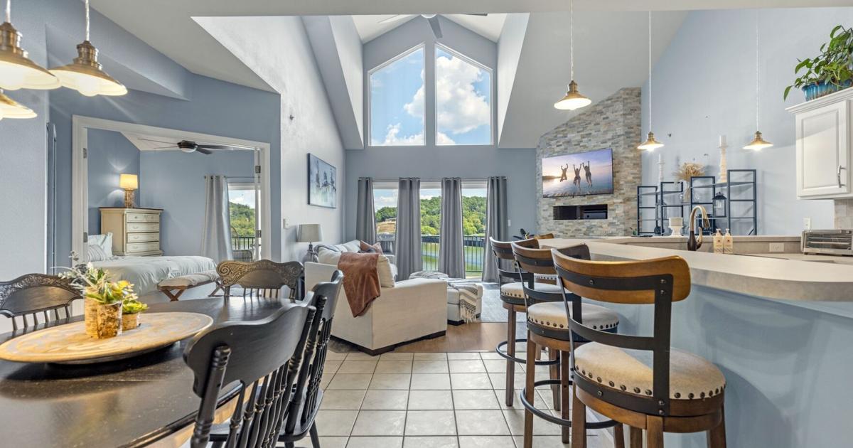 Vaulted Ceilings, Lake Views! A Penthouse Condo Won’t Last Long At This ...