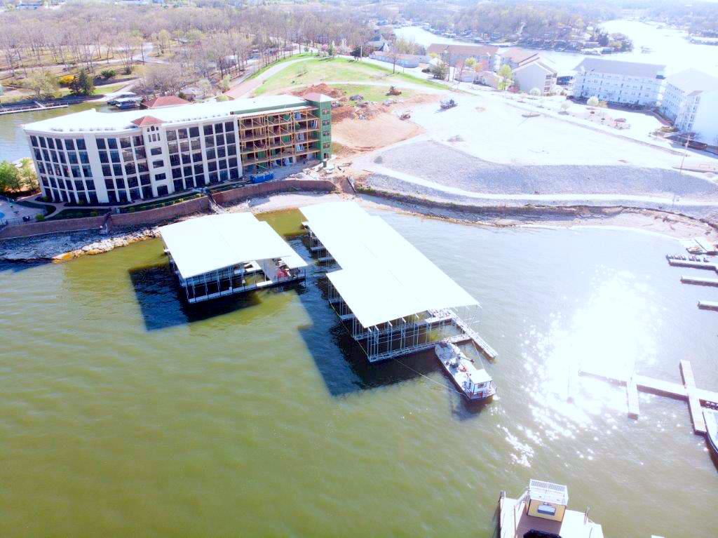 WATCH Huge Dock Installed As The Hamptons Condos On Lake Of The Ozarks