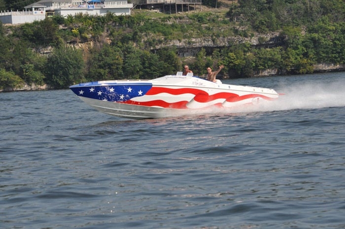 patriotic_boat_2_pfeifer.jpg