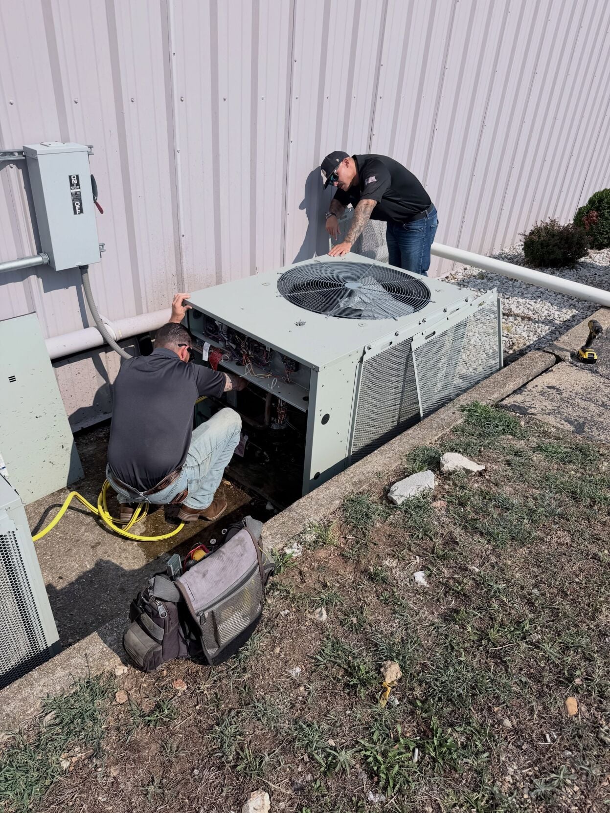 air-exx maintenance guys.jpg