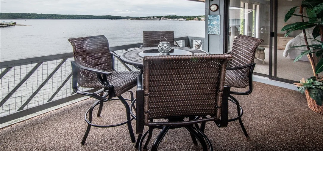 [WATCH] Open House Sneak Peek! Lake Front Condo, Jonas Farrell with