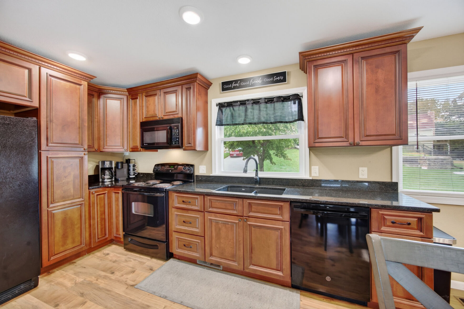 LERE 25461 Maywood Rd-06.jpg