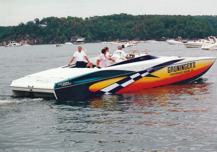 2000 Shootout - Gruninger's Performance Marine, Idling