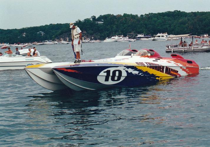 2000 Shootout - Big Thunder Colored Cat, Idling