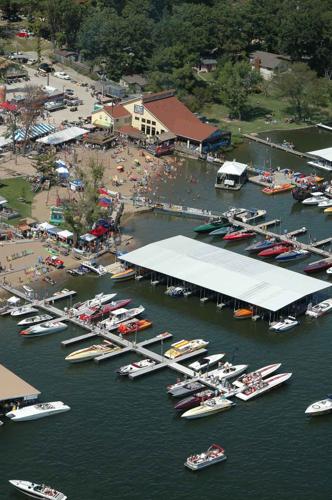 Captain Ron's Bar & Grill at the Shootout