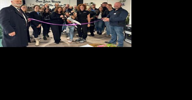 Two New Businesses In Downtown Camdenton Celebrated With Ribbon Cutting - Vimarsana News