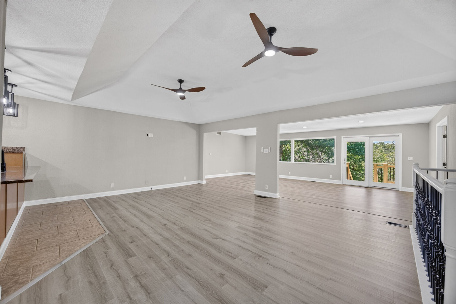 321 Kays Point Rd-7.jpg