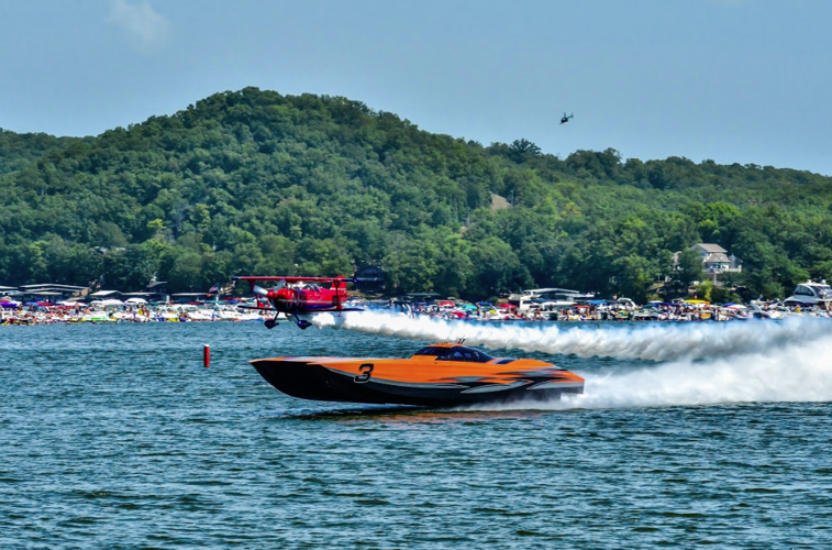 Bob Bull and Brian Correll racing