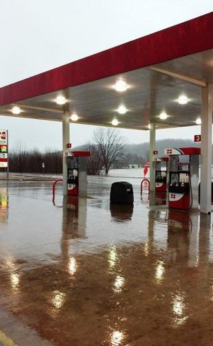 Tuscumbia Gas station 2.jpg