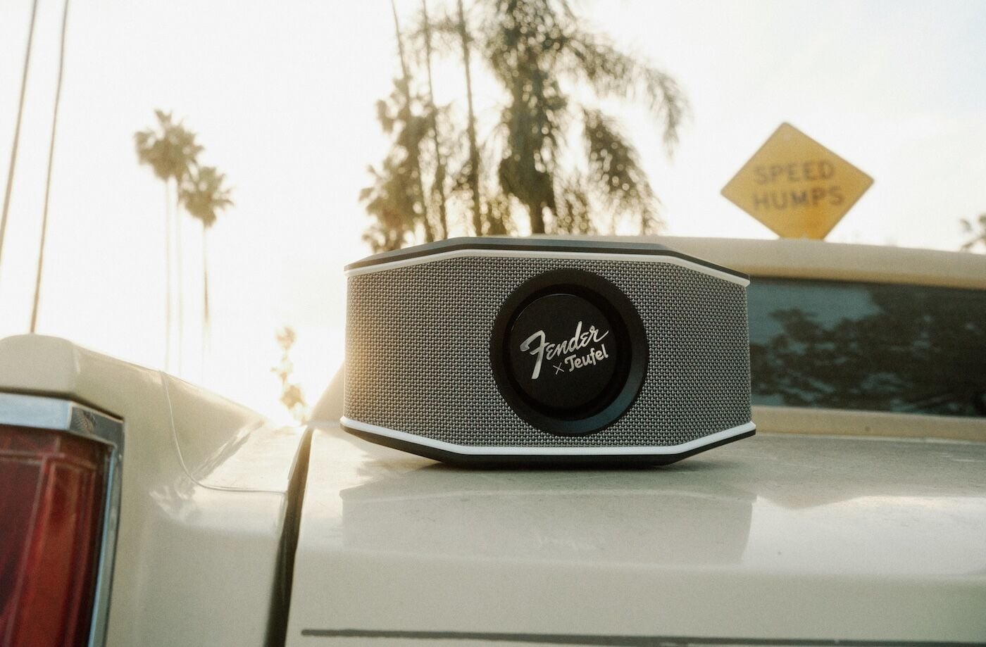 fender BLUETOOTH SPEAKER☆SALE This $99 Fender Bluetooth Speaker Is My New Go-To | Lake of the