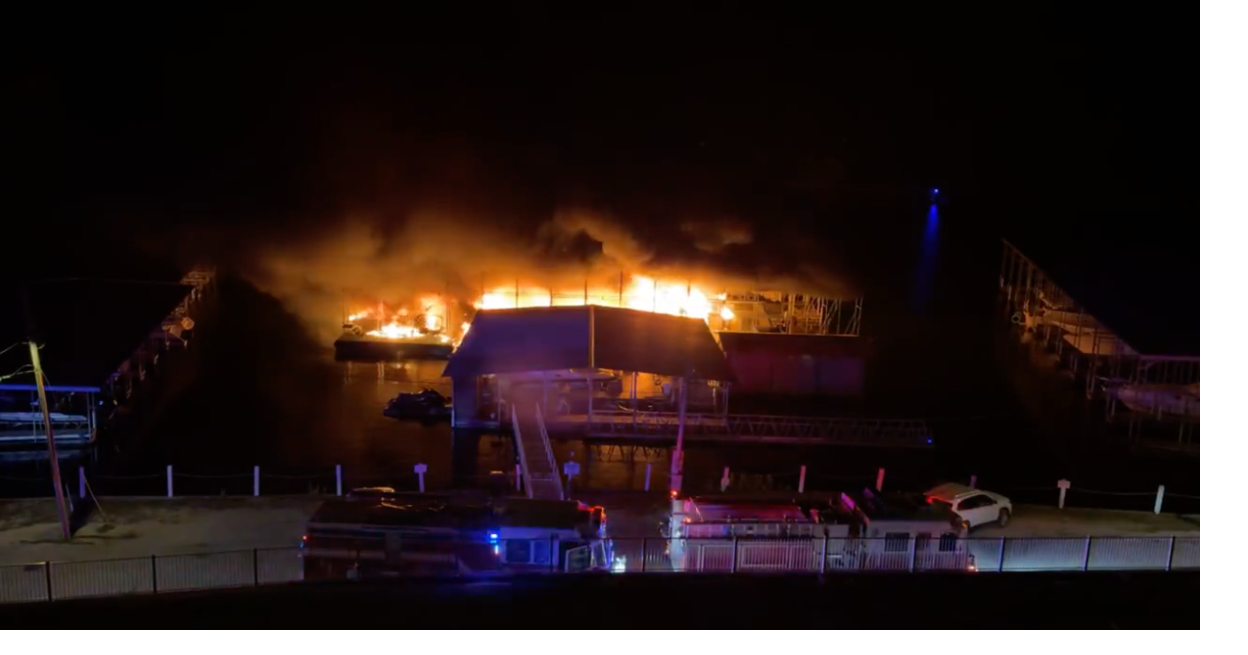 Late Night Inferno Destroys Dock Boats At Lake Of The Ozarks VIDEO