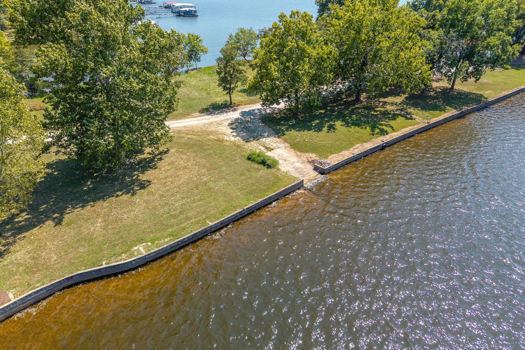 https://www.lakeexpo.com/real_estate/looking-for-land-and-lake-access-these-two-properties-are-a-must-see/article_de6fe6c1-2d18-4233-a91c-794f5a5d2073.html