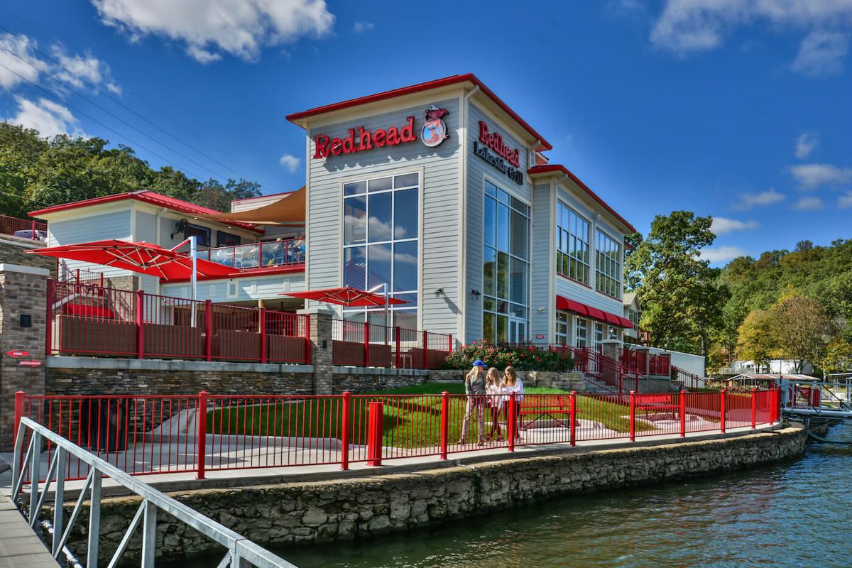 Redhead Lakeside Grill Is This Captain's Pick For Any Crew, On Lake Of