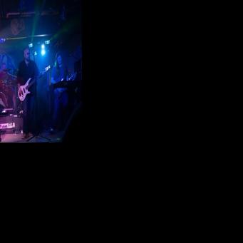 Franky & Louie's - Live Music by AKA Band