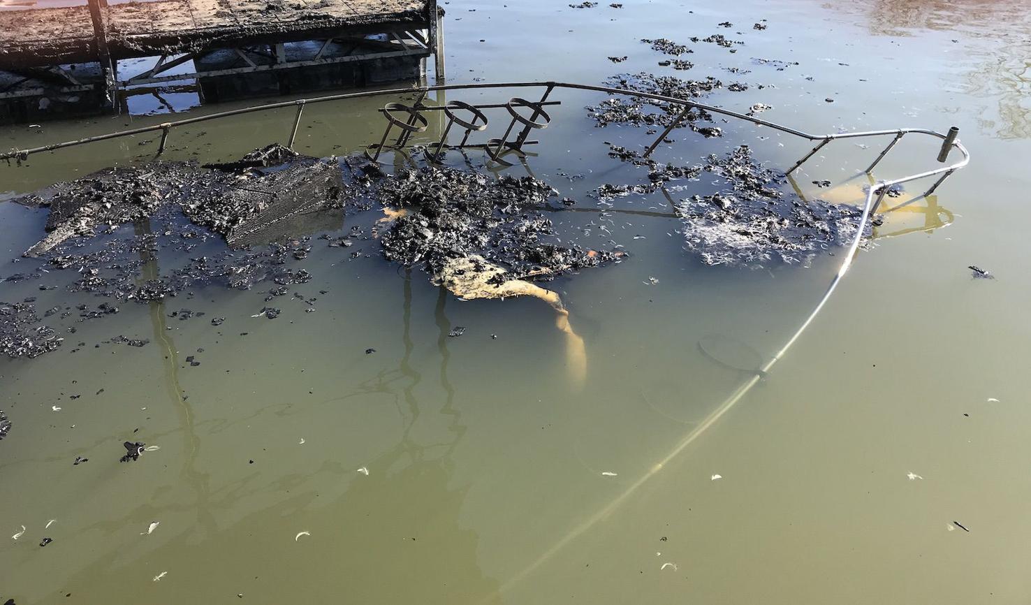 51Foot Cruiser Burns, Sinks At Lake Of The Ozarks [VIDEO] Boat