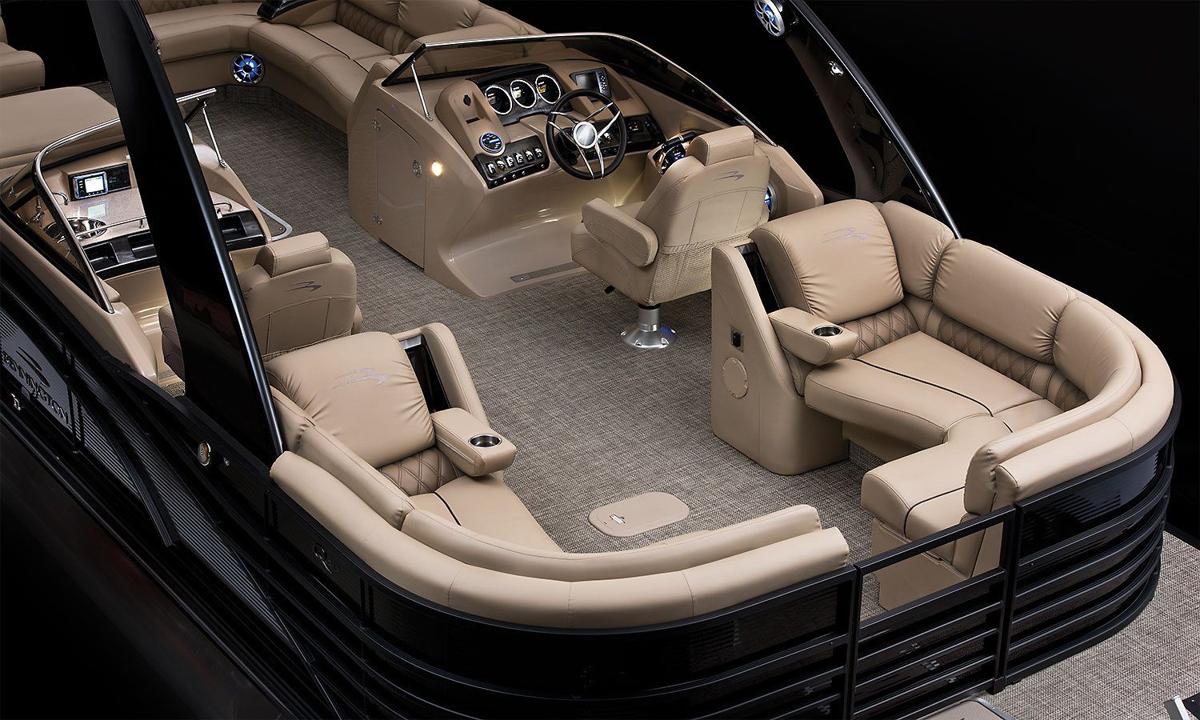 This Is The Pontoon Boat For A Luxury Crowd Lake Expo