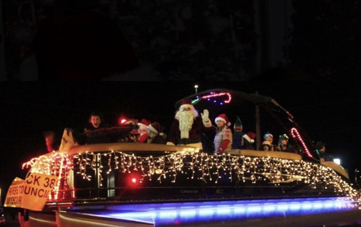 Lake West Lighted Christmas Parade Upcoming Events Lakeexpo Com Lake Of The Ozarksozark Christmas Parade 2021