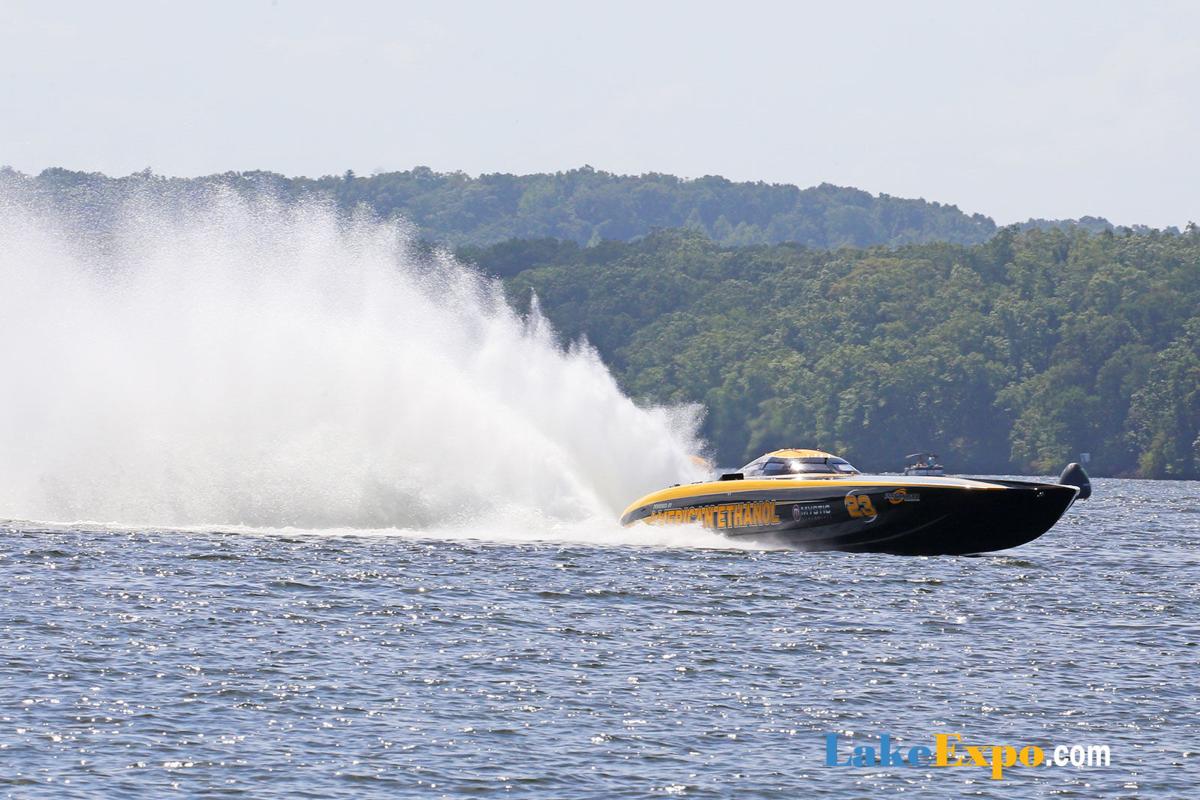 PHOTOS: Rooster Tails On The Race Course! Zooming-In On Shootout Race Boats  At The Start Box, Shootout