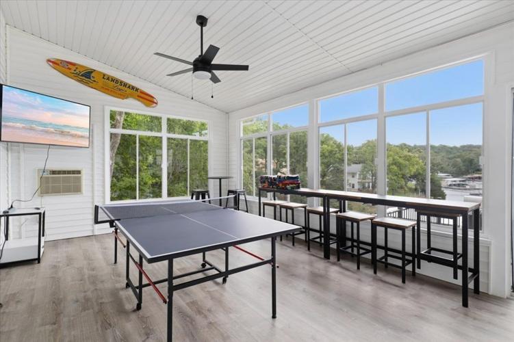 LakeDays Rentals - Island Point Escape (ping pong table).jpeg