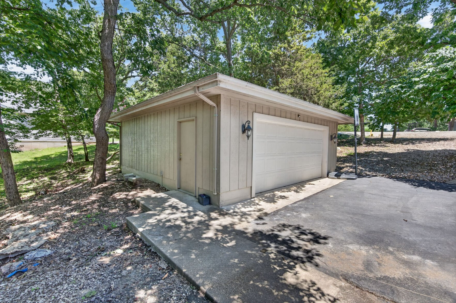 321 Kays Point Rd-2.jpg