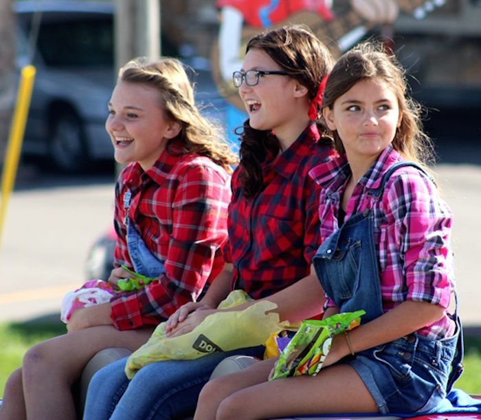 Tug Of War, Karaoke & Costumes Hillbilly Fair Comes To Laurie In All