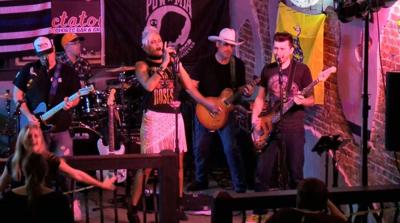 ChristiAna Live
