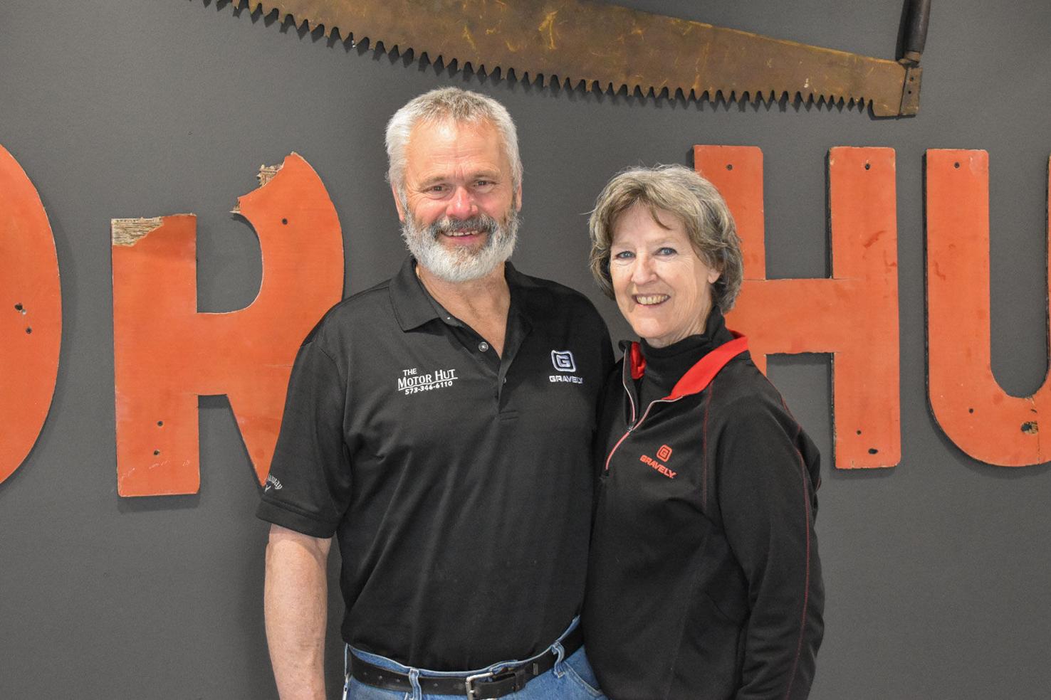 Lake Lawn Perfection! The Motor Hut In Camdenton Slings Sweet Deals On