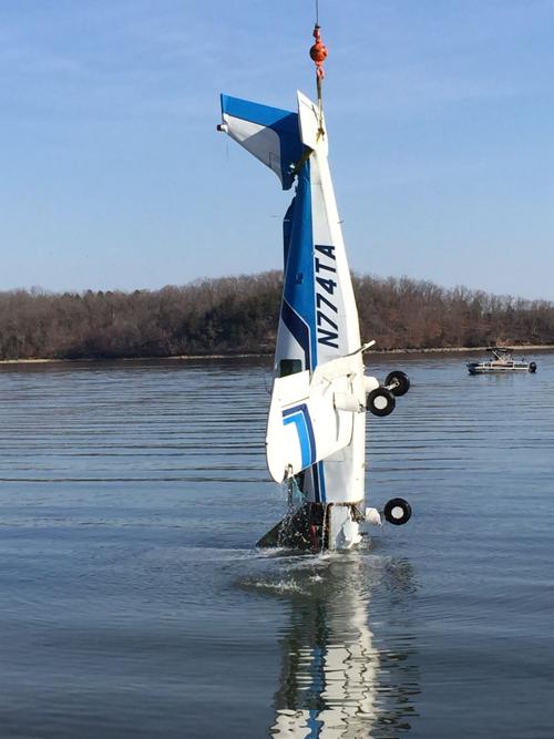 Plane Crashes Into Lake Of The Ozarks Lake Of The Ozarks News Lakeexpo Com