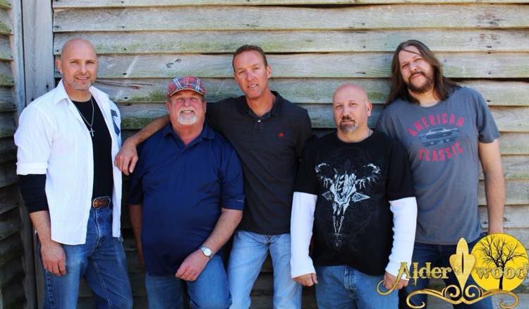 Bear Bottom Resort Live Music By Alderwood Band Live Music Entertainment At Lake Of The Ozarks Lakeexpo Com