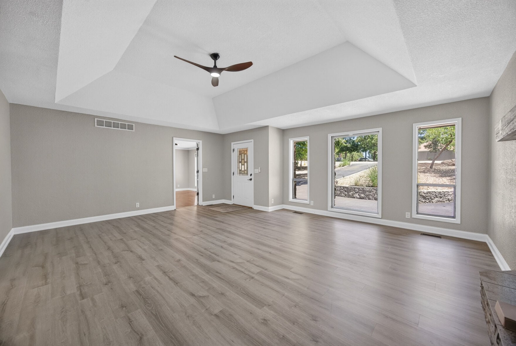 321 Kays Point Rd-8.jpg