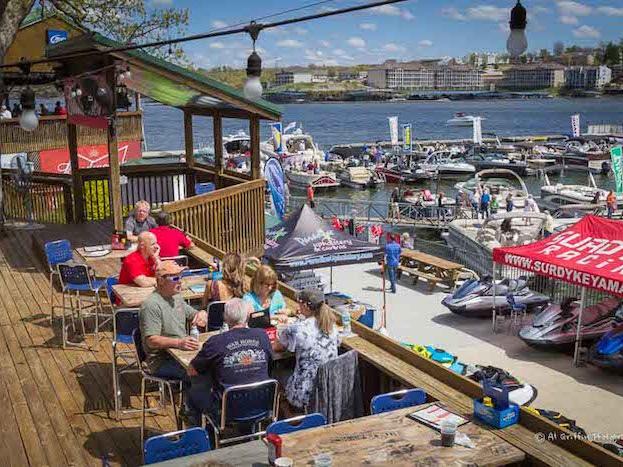 Get Barrett Brothers Serve Up Restaurant Success At Lake Of The Ozarks Free Wallpaper Barrett Brothers Serve Up Restaurant Success At Lake Of The Ozarks For iPhone Free