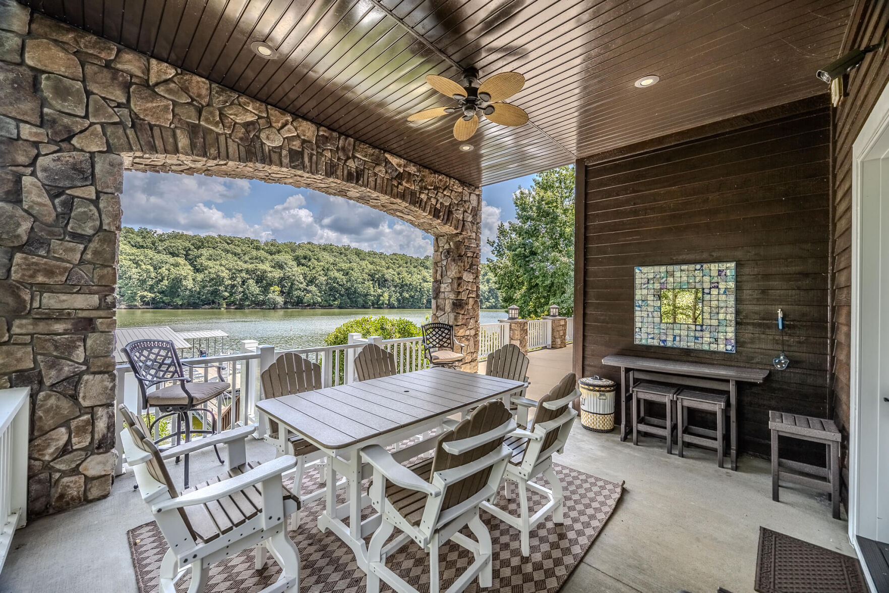 https://www.lakeexpo.com/real_estate/one-of-the-most-secluded-estates-at-lake-of-the-ozarks-is-on-the-market/article_a878de28-c7b6-4840-9b57-d176192b1ee5.html