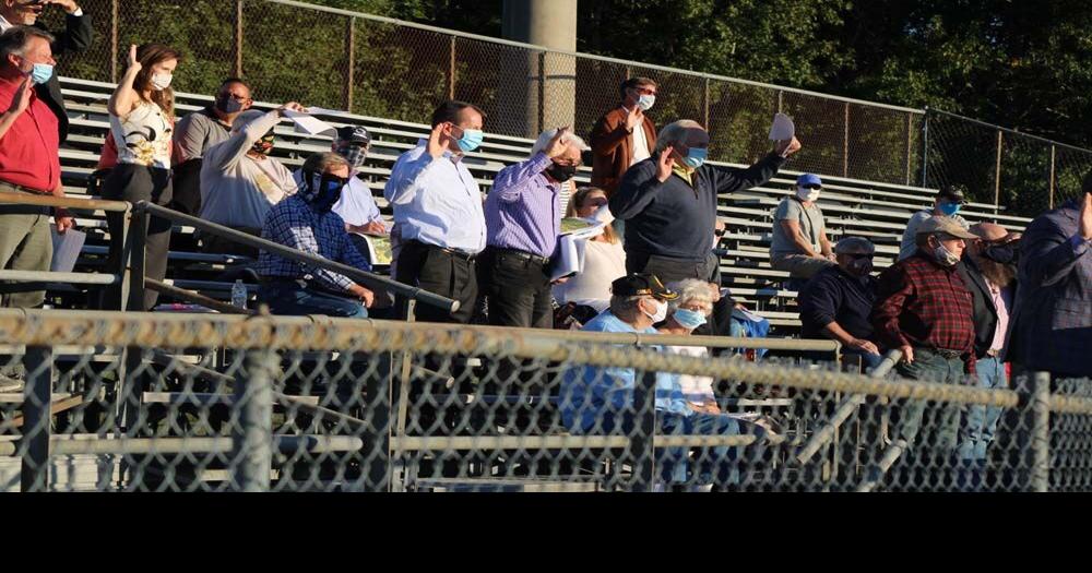 Eaton's Ferry Estates residents take Chateau developer to task News