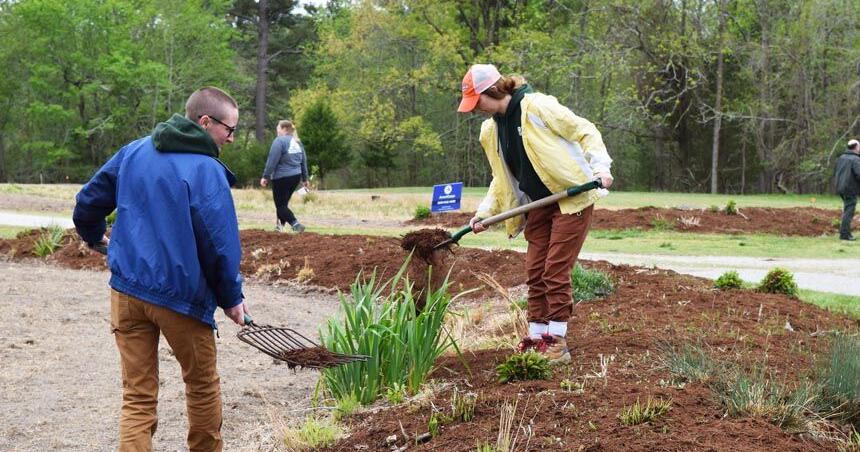 Virginia State Parks celebrates National Public Lands Day, provides free parking and a range of volunteer opportunities