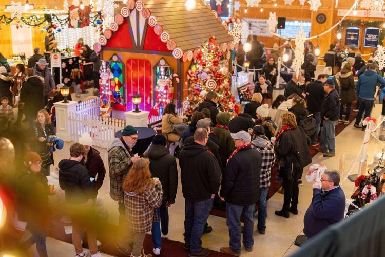 Santa Cruise boarding