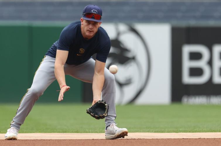 BASEBALL-MLB-PIT-MIL/